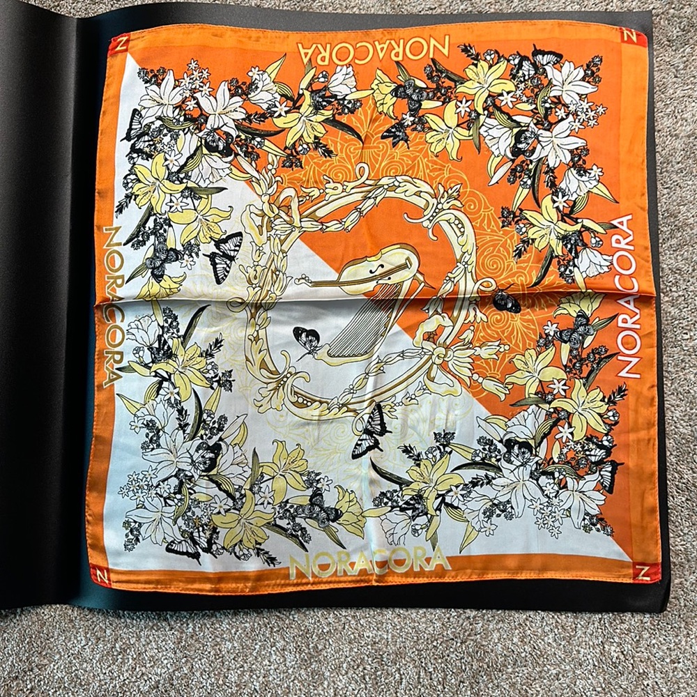 NORACORA Scarf